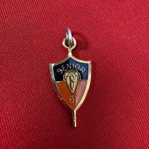 Jostens Gold Senior B High School‎ key pendant 1981 black orange
